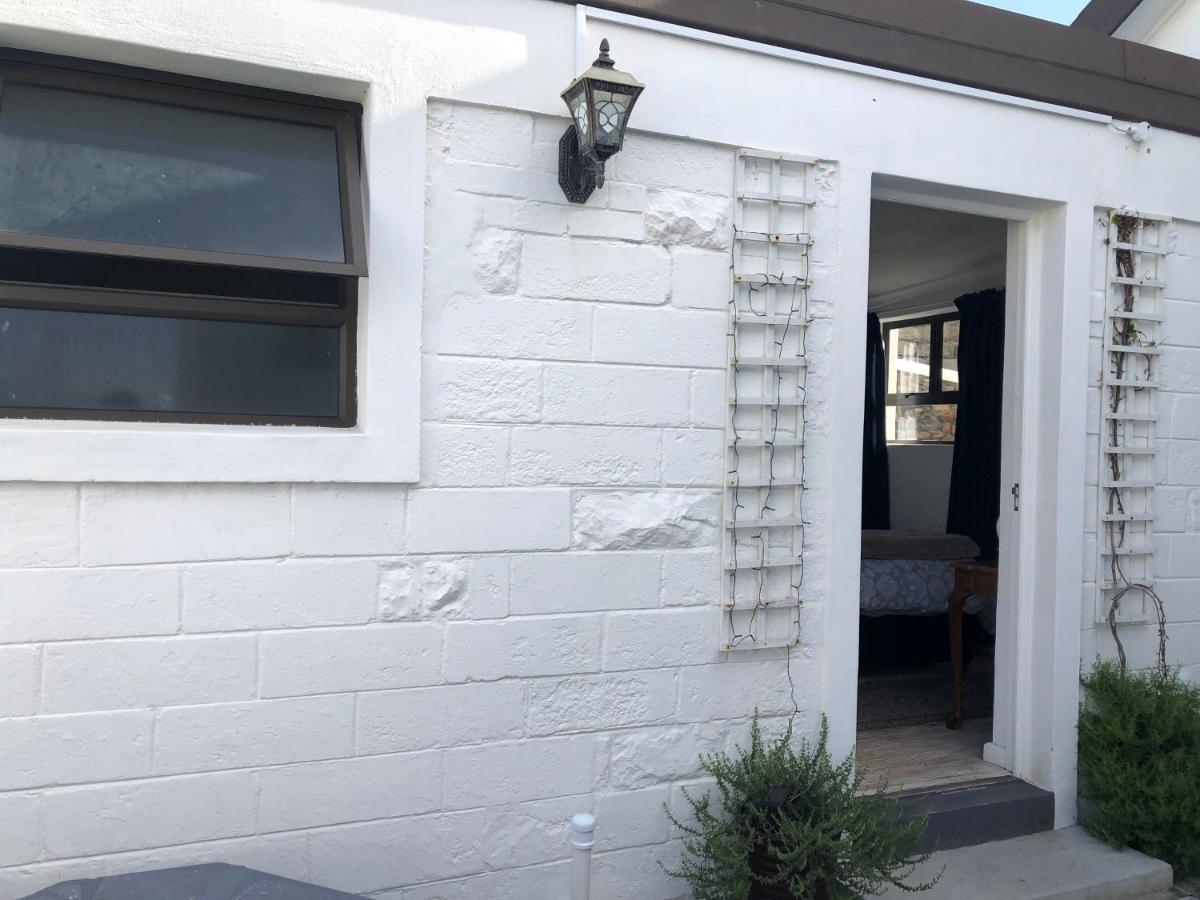 Ollava Guesthouse 시몬스타운 외부 사진