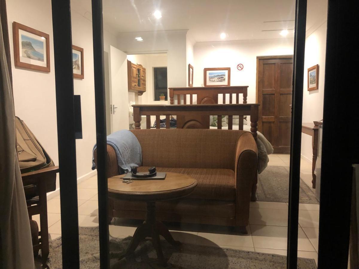 Ollava Guesthouse 시몬스타운 외부 사진